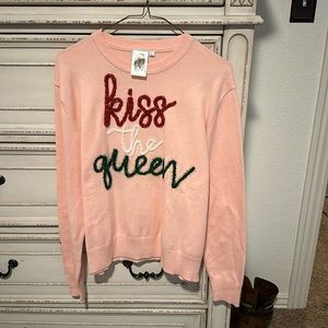 Christmas 🎄 NWOT QOS - Kiss the Queen